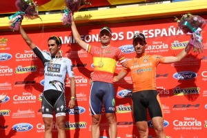 Jos Joaqun Rojas, junto a Alberto Contador y Koldo Fernndez de Larrea en el podio del Campeonato de Espaa 2011