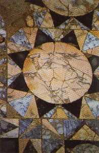 Detalle del mosaico de tipo Opus Sectile procedente de una vivienda romana hallada en la calle de Saura.