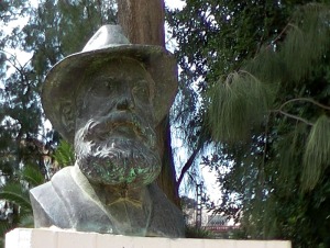 Busto en honor a Vicente Medina en su Archena natal