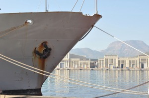 Peazo de proa del barco anterior 