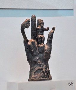 mano de bronce con Dios Jpiter 