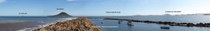 Vista de Isla Grosa y El Farallón desde la escollera de entrada al Puerto de Tomás Maestre en El EStacio. Al fondo La Manga del Mar Menor y el Faro de Cabo de Palos 