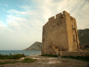 Torre de Cope. s.XVI, tras ella Cabo Cope 