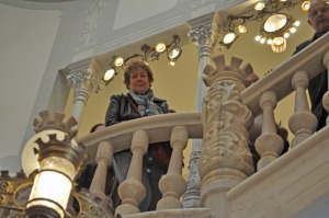 Matilde y escalera Ayuntamiento 