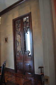 la misma puerta por detrs 