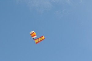 con bandera 
