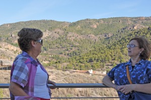 dos tocayas charlando 