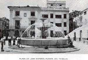 La Plaza del Ayuntamiento en los aos 50.