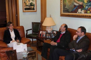 La Alcaldesa de Archena, Patricia Fern�ndez y los responsables de proyectos de la Fundaci�n Integra 
