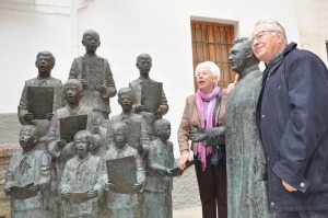 Y ahora Asun e Isidro con los cantores de Guadix 