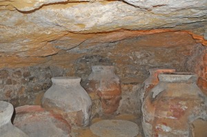 bodega bajo la tienda 