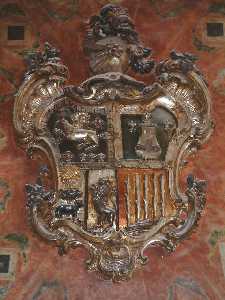 Escudo de armas de la familia Blaya en el interior de la Casa Pintada