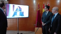 El consejero Juan Hernndez, acompaado por el alcalde de Murcia, Jos Ballesta, durante la presentacin del proyecto 'Replay'