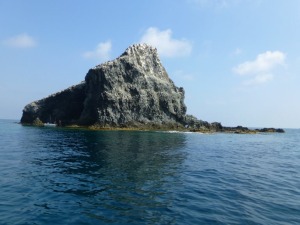 Vista del islote volcnico El Faralln desde el sur.