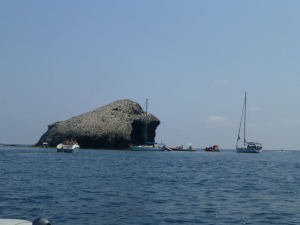 El Faralln es un lugar geolgico muy utilizado para el bao o buceo.