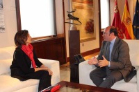 El presidente de la Comunidad, Pedro Antonio Snchez, con la secretaria de Estado de Turismo, Isabel Borrego