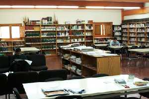 Interior de la biblioteca de Molina De Segura