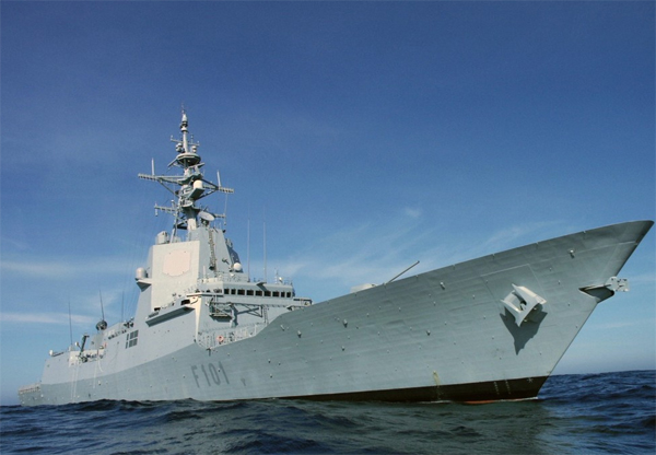 La fragata Álvaro de Bazán (F-101) La fragata Álvaro de Bazán (F-101)