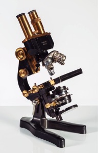 Microscopio para el anlisis de las mariposas