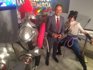 El consejero de Turismo, Cultura y Medio Ambiente, Javier Celdrn, en la presentacin del IX Saln del Manga y la Cultura Japonesa de Murcia ''Murcia se ReManga''