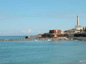 El Faro de Cabo de Palos con las Islas Hormigas al fondo