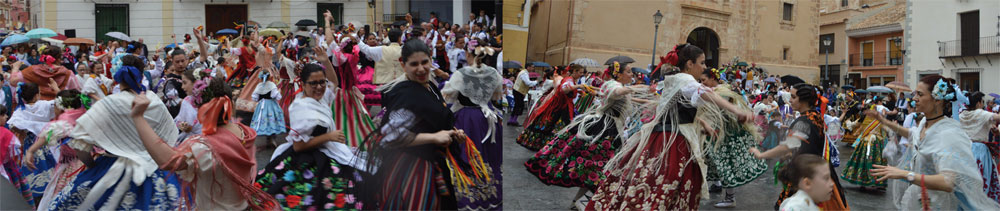 Bailes regionales en la Plaza de la Iglesia en Blanca