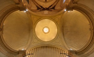 Interior Iglesia de Santiago 