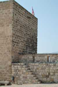 Imagen de uno de los torreones del Santuario de la Vera Cruz