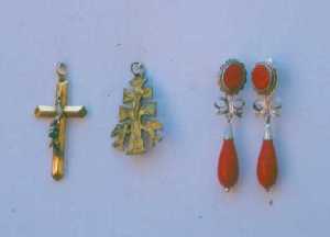 Pendientes y Colgantes, Indumentaria Tradicional