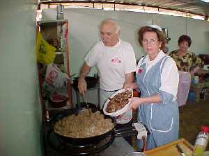 Elaboracin de Migas - Barraca de la Pea Huertana Las Tenajas - Bando de la Huerta . Fiestas de Primavera 2004