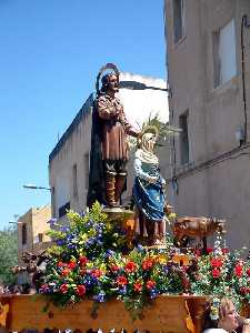 Primer plano de San Isidro (Desfile de Carrozas - Fiestas de San Marcos 2004 - Bullas)