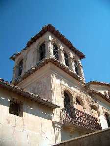 Uno de los torreones del Palacete