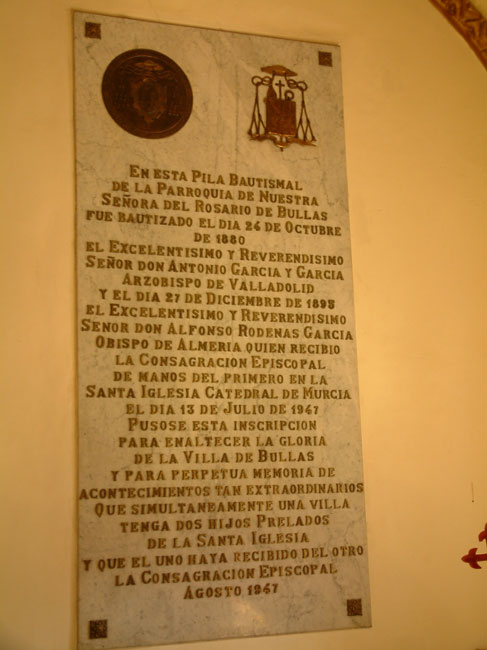 Placa sobre la Pila Bautismal de la Iglesia de Nuestra Seora del Rosario . Regin de Murcia Digital