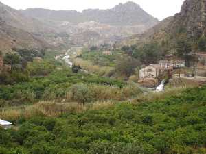 Vega del ro con huerta tradicional