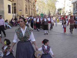 Los jvenes huertanos se vieron arropados por la msica de la rondalla[Bando de la Huerta Infantil 2005]