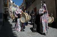 Tambor de cuerda en la calle Mayor 