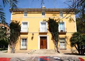 Casa Saavedra. Centro Cultural V Centenario  
