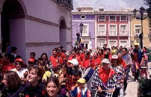 La Plaza Vieja tomada por los Corremayos 