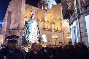  La Virgen ante la Baslica [Yecla_Fiestas de la Virgen del Castillo]