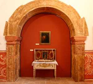 Altar porttil [Mula_Museo de Arte San Miguel Arcangel] 