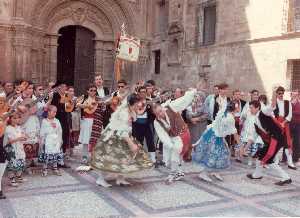 25 ANIVERSARIO, A LA PUERTA DE LA CATEDRAL