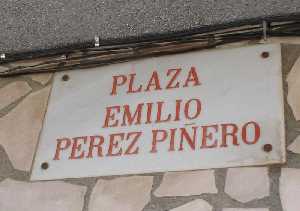 Plaza en honor de Pérez Piñero [Calasparra_Personaje_Piñero]