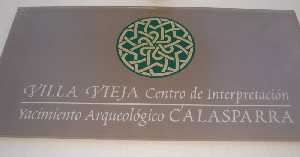 Placa identificativa del Centro [Calasparra_Museos_Villa Vieja] 