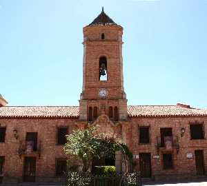 Fachada y torre de La Santa [Totana_Personajes_J. M. Munuera]