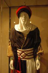  Detalle del traje de una cbila mora [Caravaca_Museo Fiesta]