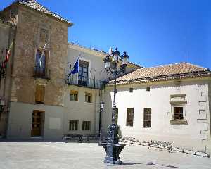 Fachada exterior de la Casa de Alarcos de Yecla 