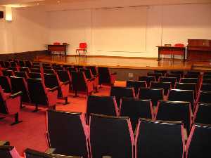 Sal�n de actos del Centro Cultural de Ricote 