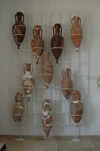 Exposicin de nforas en el Museo Arqueolgico de Portmn 