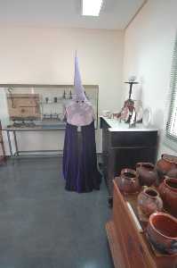 Caracterstico traje de nazareno de la Semana Santa minera [La Unin_Museo Etnolgico] 