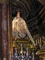 Vista en Detalle de la Virgen 